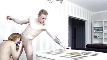 Женщина сняла парня на улице и занялась сексом в любительском порно